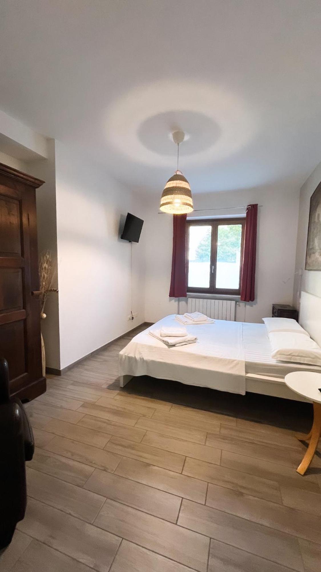 Santa Caterina Apartment Crema Bagian luar foto